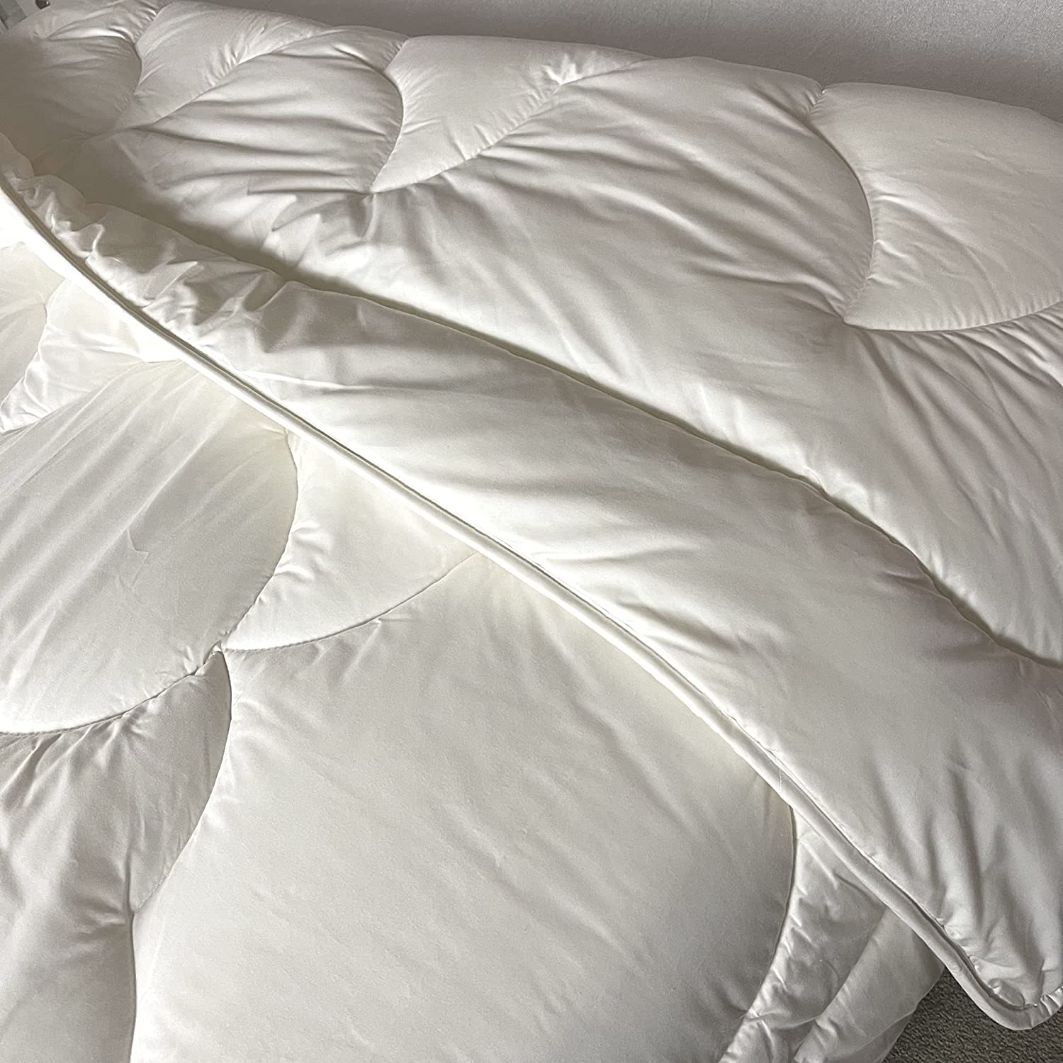 500GSM Australian Downs Wool Quilt by Luxton Made in Australia