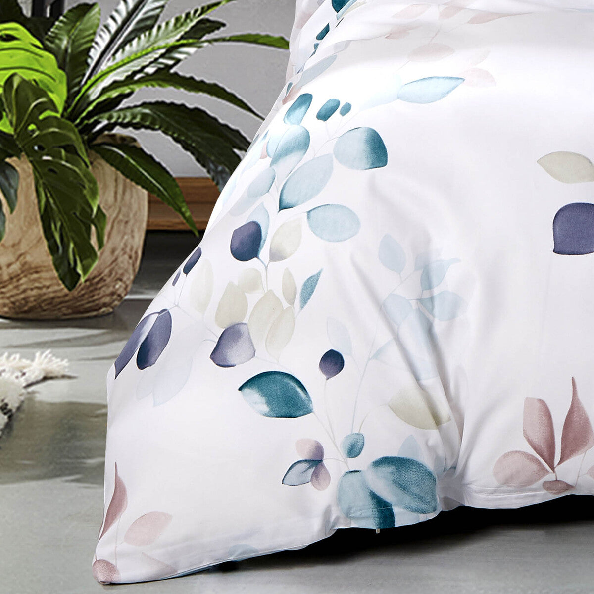 Elia Turquoise Leaf Quilt Cover Set