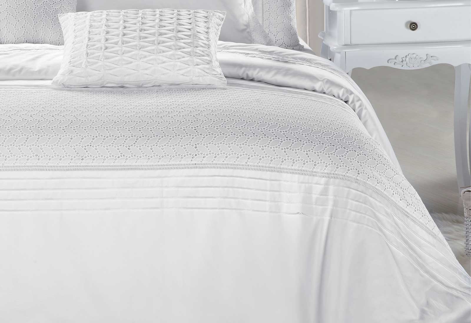 Luxton Elisa White lace Embroidery Quilt Cover Set