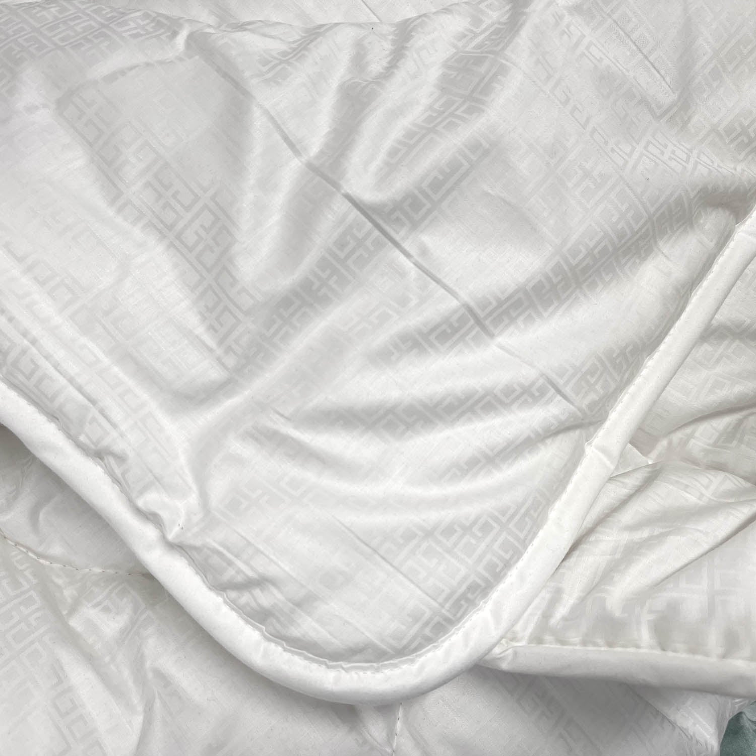 Luxton Premium Sateen Australian Wool Quilt