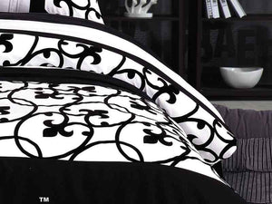 Lyde Black White Quilt Cover Set