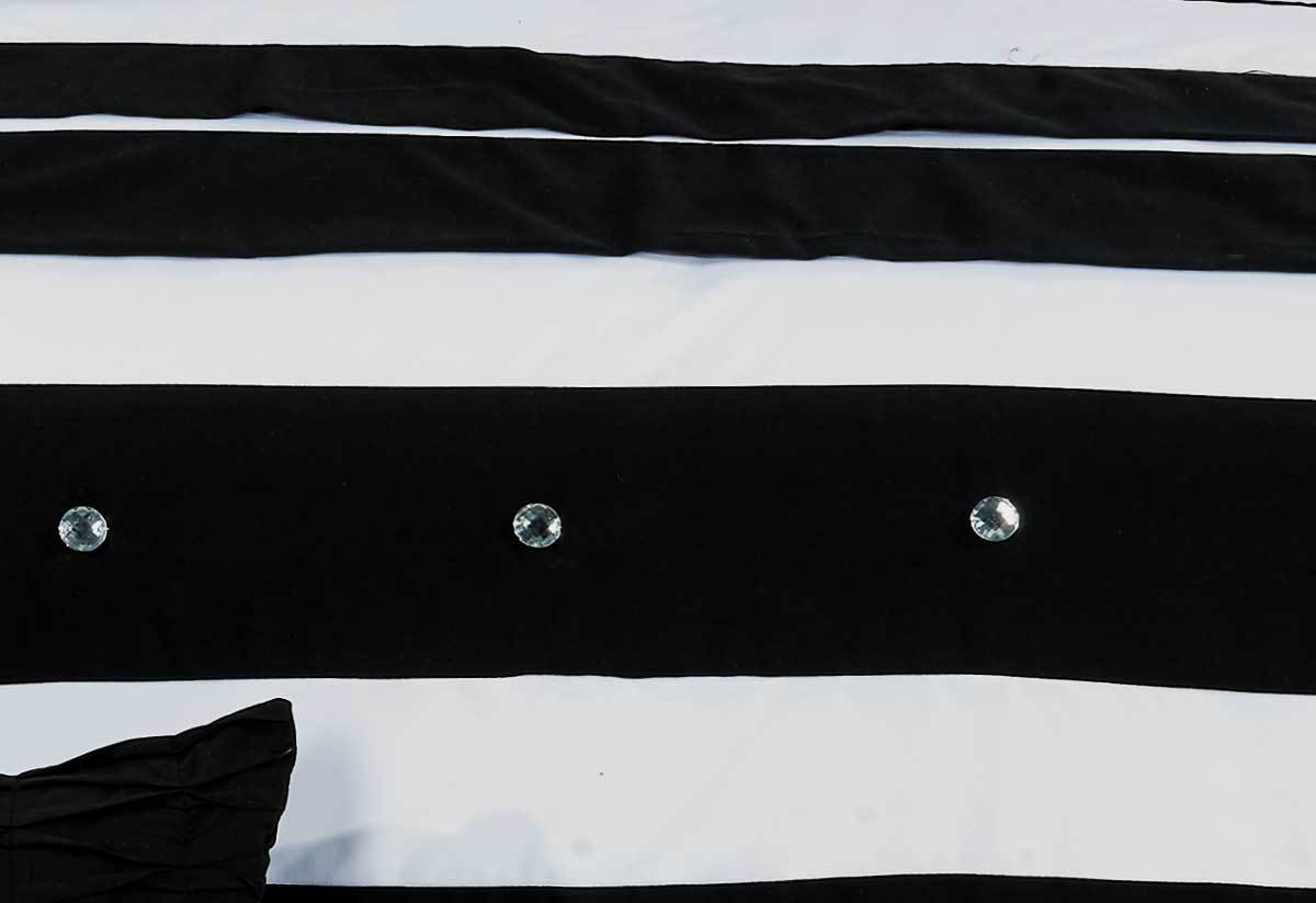 Rezzo Black White Quilt Cover Set in King or Queen or Super king Size Option