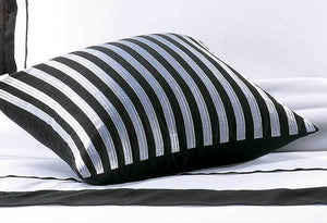 Rezzo Black White Quilt Cover Set in King or Queen or Super king Size Option